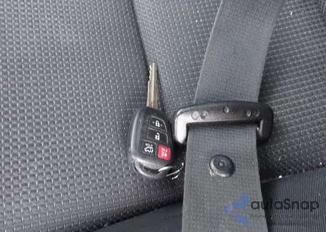 2016 Toyota Rav4 Xle z USA, uszkodzony, nr VIN 2T3RFREV6GW516920